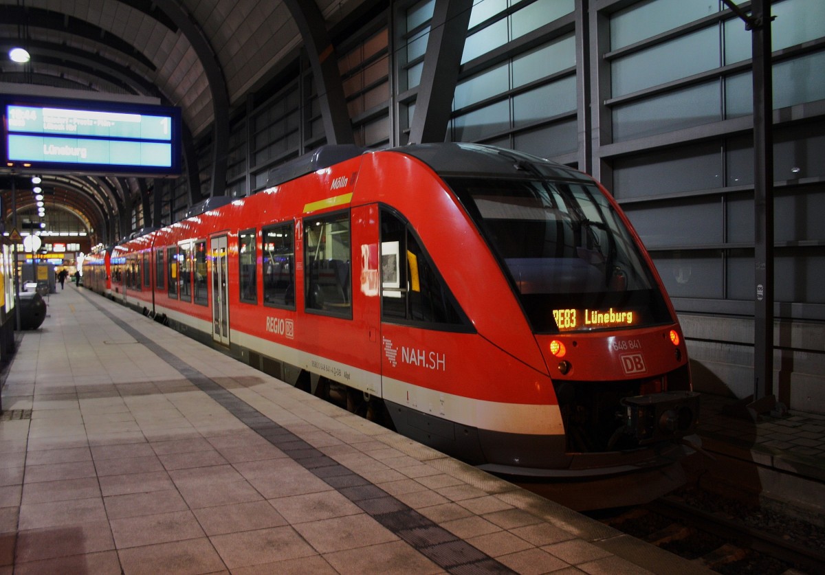 Hier 648 841-4  Mölln  als RE83 (RE21633) von Kiel Hbf. nach Lüneburg mit 648 464-5 als RE83 (RE21633) von Kiel Hbf. nach Lübeck Hbf., dieser Triebzugverband stand am 4.2.2016 in Kiel Hbf.