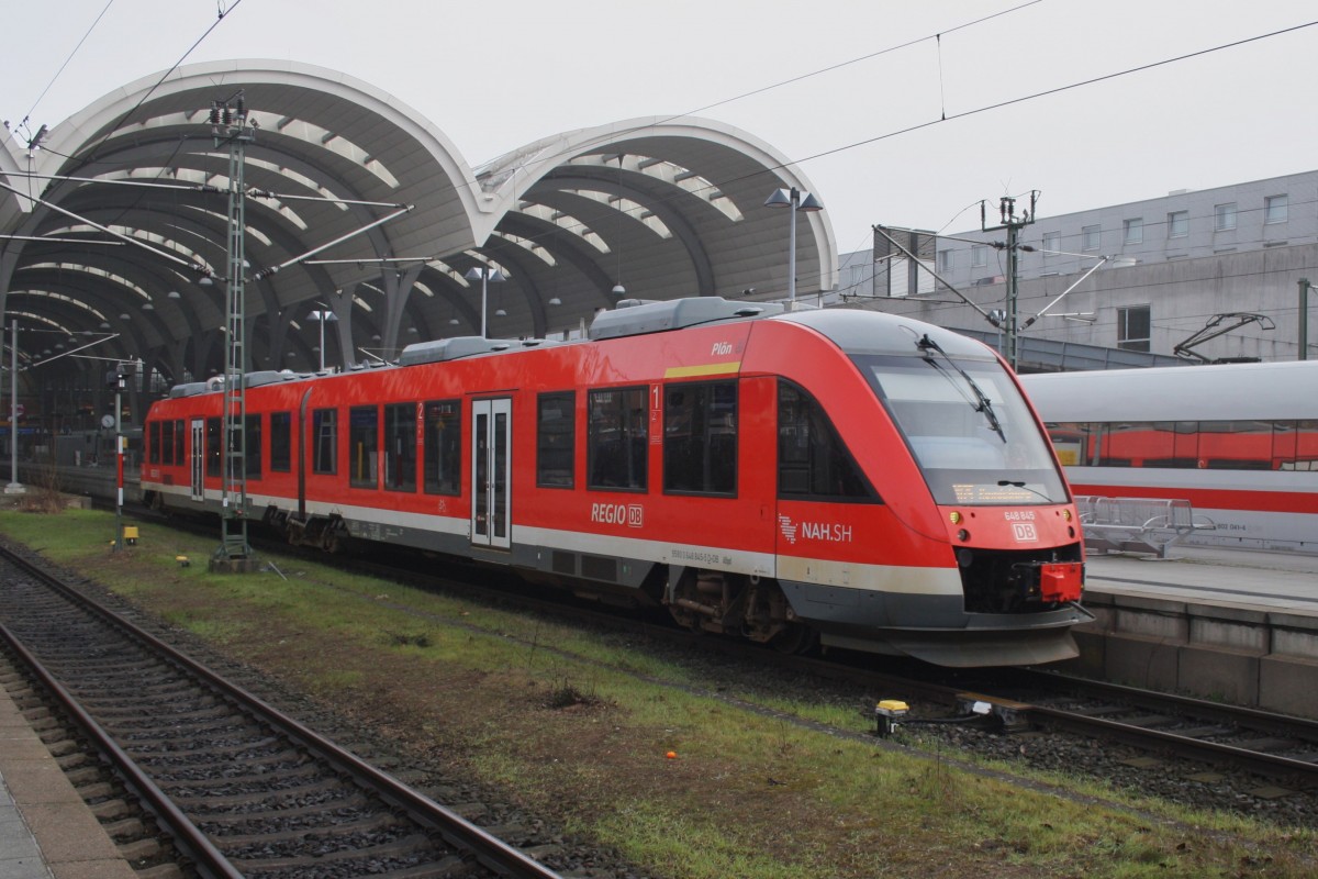 Hier 648 845-5  Plön  als RB75 (RB21260) von Kiel Hbf. nach Rendsburg, bei der Ausfahrt am 27.2.2016 aus Kiel Hbf. 