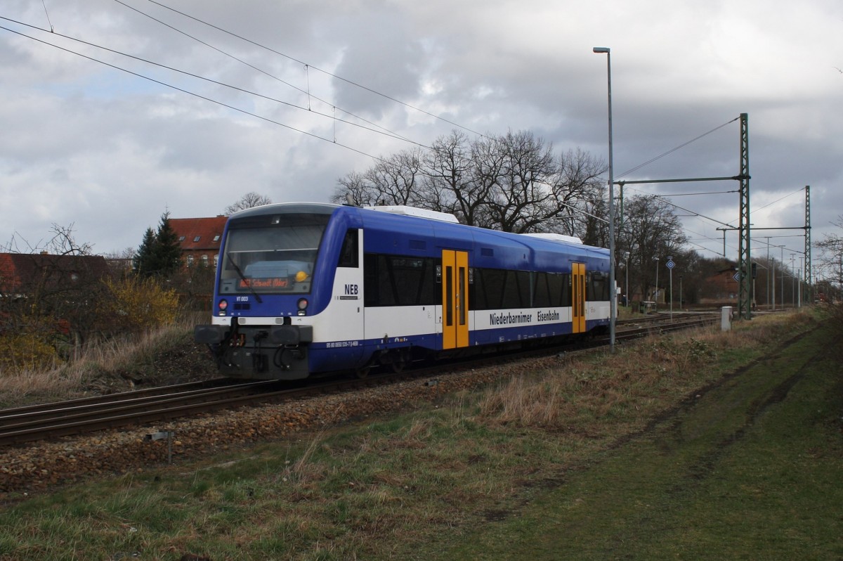 Hier 650 535-7 als RB61 (RB79793) von Angermünde nach Schwedt(Oder), am 1.4.2015 zwischen Helbigstraße und Vierradener Chaussee in Schwedt(Oder). 