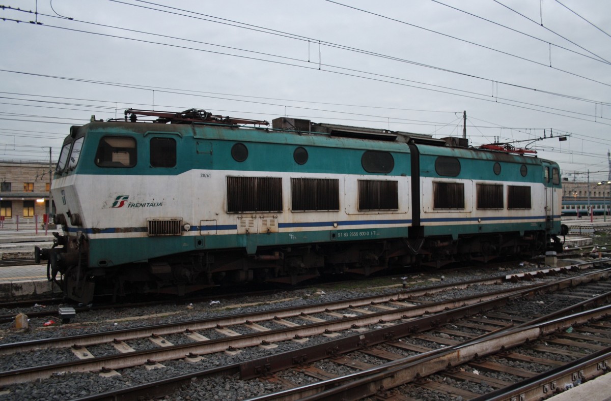Hier 656 600-0 abgestellt am 24.12.2014 in Roma Termini.