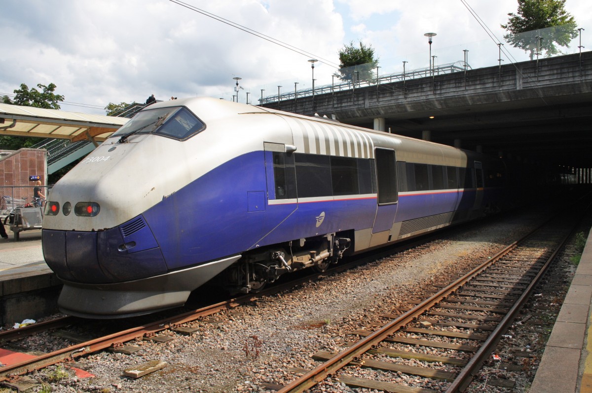 Hier 73004 als EX728 von Stavanger S nach Oslo S, dieser Triebzug stand am 1.8.2014 in Stavanger S. 