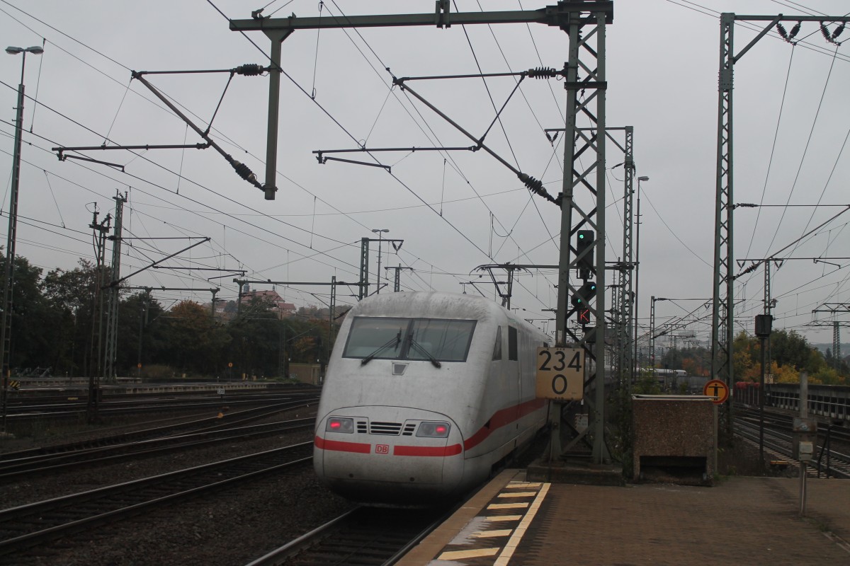 Hier ein Nachschuss auf einen ICE 1 bei der Ausfahrt in Fulda am 17.10.13.