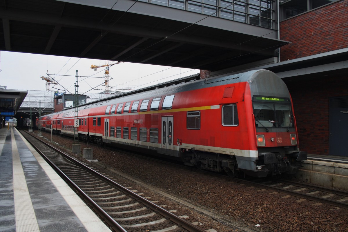 Hier ein RE3 (RE18313) von Stralsund Hbf. nach Elsterwerda, dieser Zug stand am 3.2.2014 in Berlin Gesundbrunnen. Zuglok war 112 185.