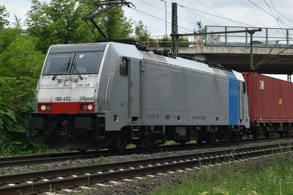 Hier erkennt man mal das diese Railpoollok für LINEAS fährt, Lintorf am 30.5.2019