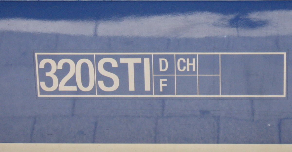 Hier die Fahrzeugbeschriftung zum Bild ID 716643. Gesehen beim Stopp in Mannheim.

Foto vom 01.08.2012 genau wie ID 716643