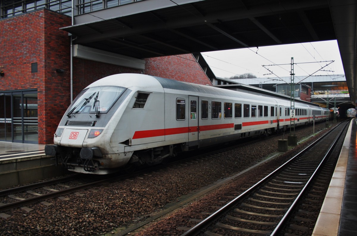 Hier IC2303 von Berlin Gesundbrunnen nach München Hbf., dieser Zug stand am 18.12.2015 in Berlin Gesundbrunnen. Zuglok war 101 040-4.