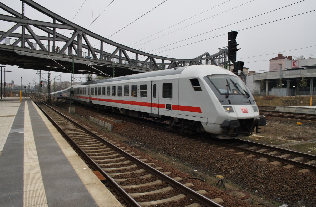 Hier IC2354 von Berlin Gesundbrunnen nach Köln Hbf., bei der Einfahrt am 28.3.2014 in Berlin Gesundbrunnen. Schublok war 101 127-9.