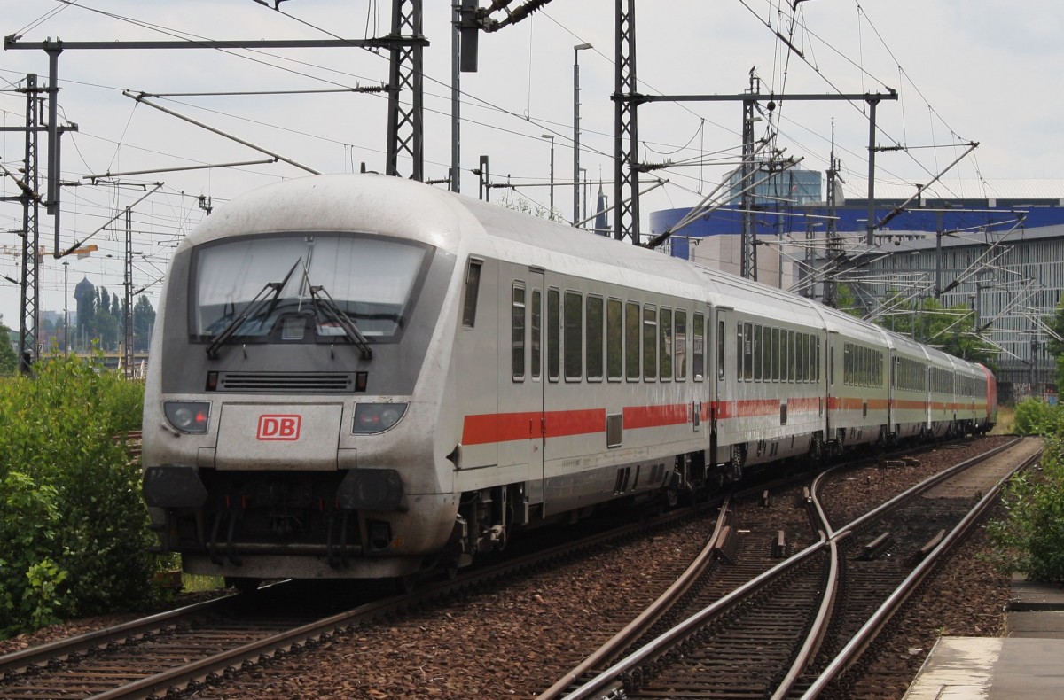 Hier IC2388 von Frankfurt(Main) Hbf. nach Berlin Ostbahnhof, bei der Ausfahrt am 28.6.2014 aus Berlin Ostbahnhof. Zuglok war 101 126-1. 