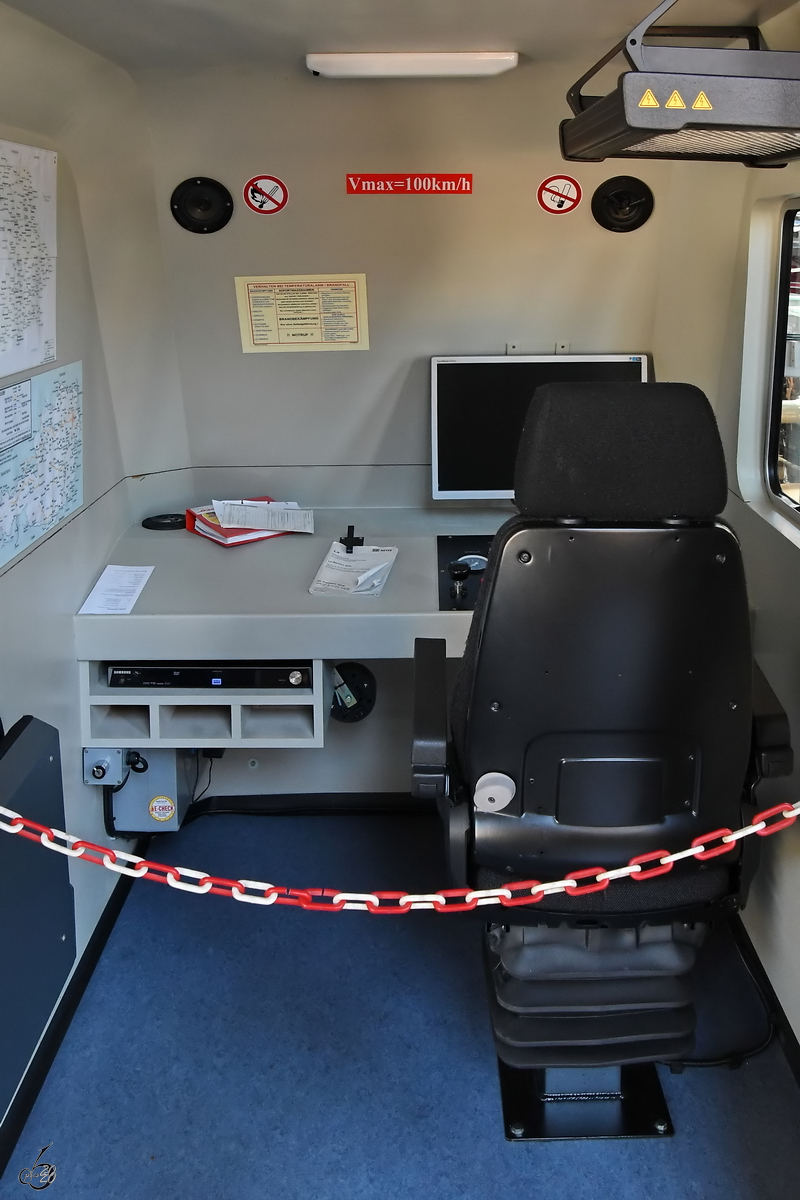 Hier kann sich der geneigte Hobby- und ggf. zukünftig hauptberufliche Lokführer probieren. (Lokwelt Freilassing)