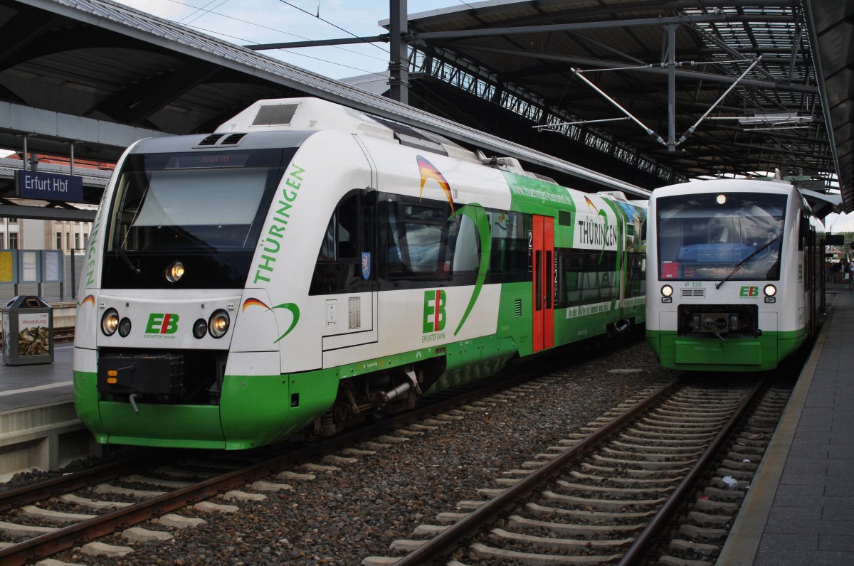 Hier links 615 201-0  Thüringen  als EB80599 von Erfurt Hbf. nach Ilmenau und rechts 650 249-5 als EB80989 von Erfurt Hbf. nach Saalfeld(Saale), diese beiden Triebzüge standen am 19.8.2014 in Erfurt Hbf. 