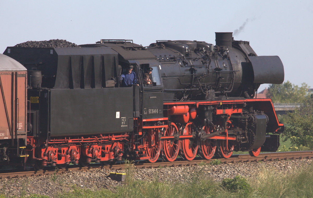 Hier präsentiert sich 50 3648-8   im bestem Fotolicht.  27.05.2017 17:13 Uhr.