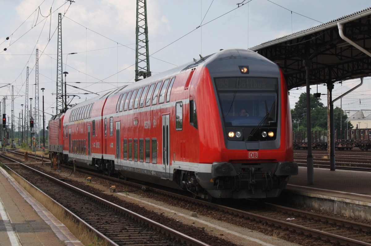 Hier eine RB49 (RB28746) von Falkenberg(Elster) nach Cottbus, bei der Einfahrt am 11.7.2014 in Cottbus. Schublok war 112 122. 