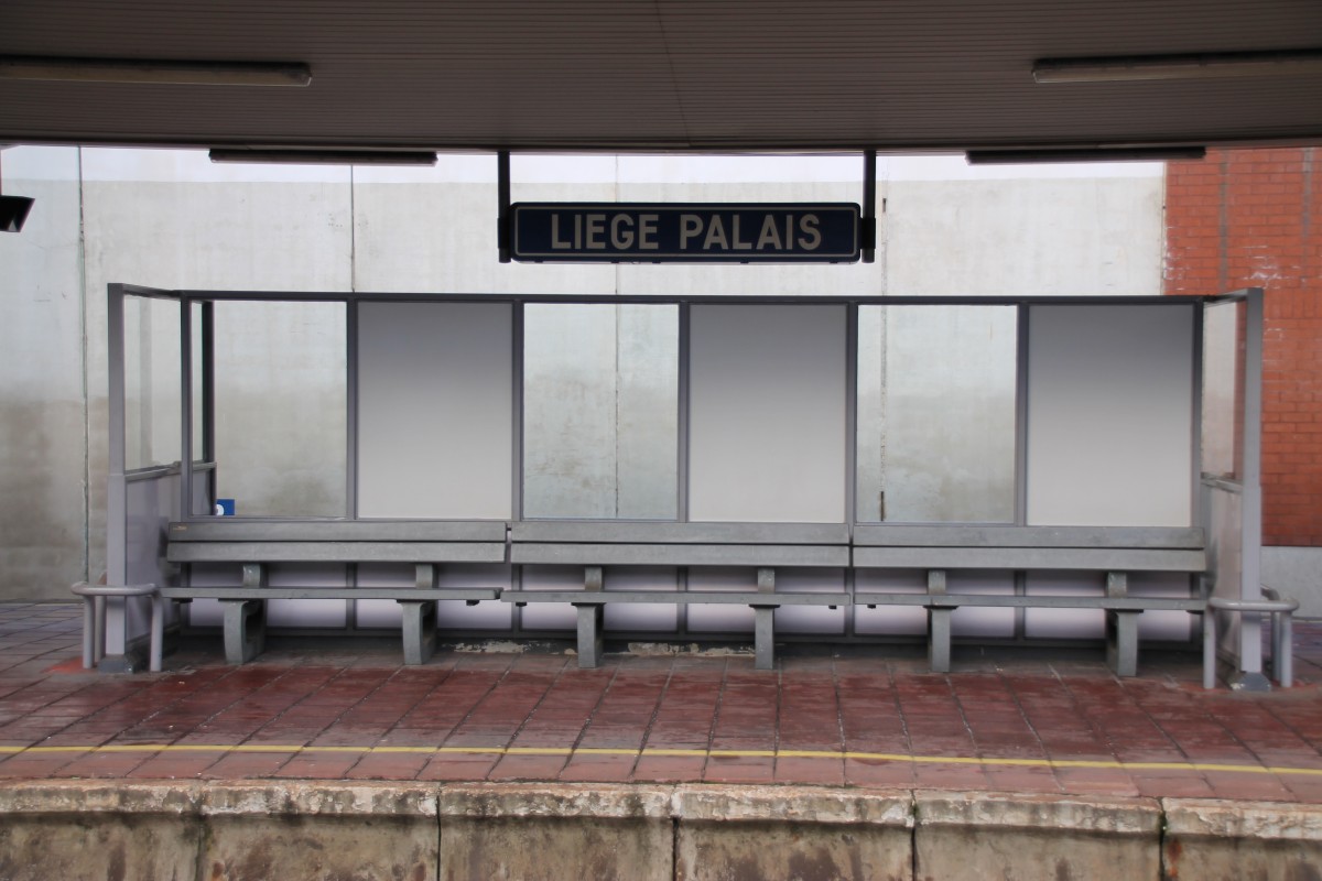 Hier eine Sitzgelegenheit im Bahnhof Liège Palais. Aufgenommen am 13.1.14