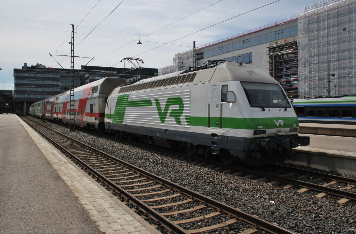 Hier Sr2 3202 mit IC953 von Helsinki nach Turku/bo, dieser Zug stand am 19.6.2013 in Helsinki. 