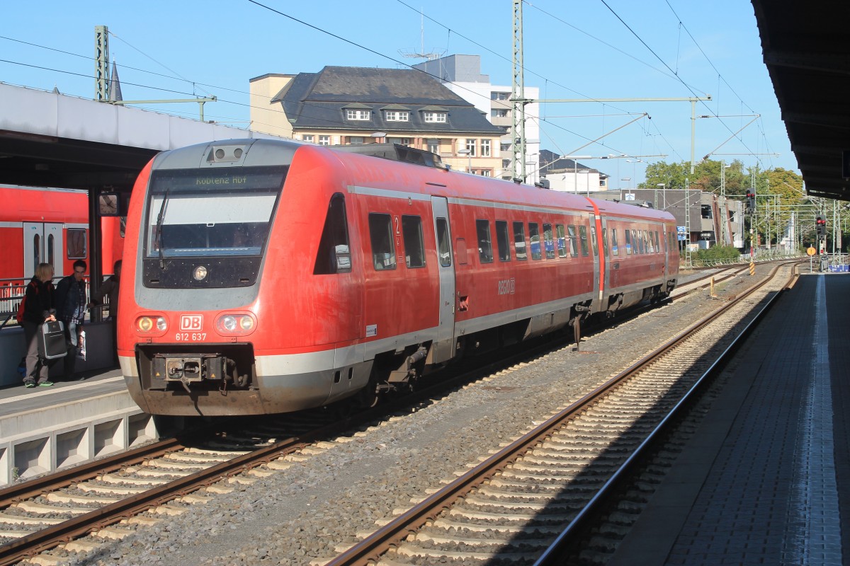 Hier steht 612 637 als RE nach Koblenz am 29.9.13 in Limburg(Lahn)