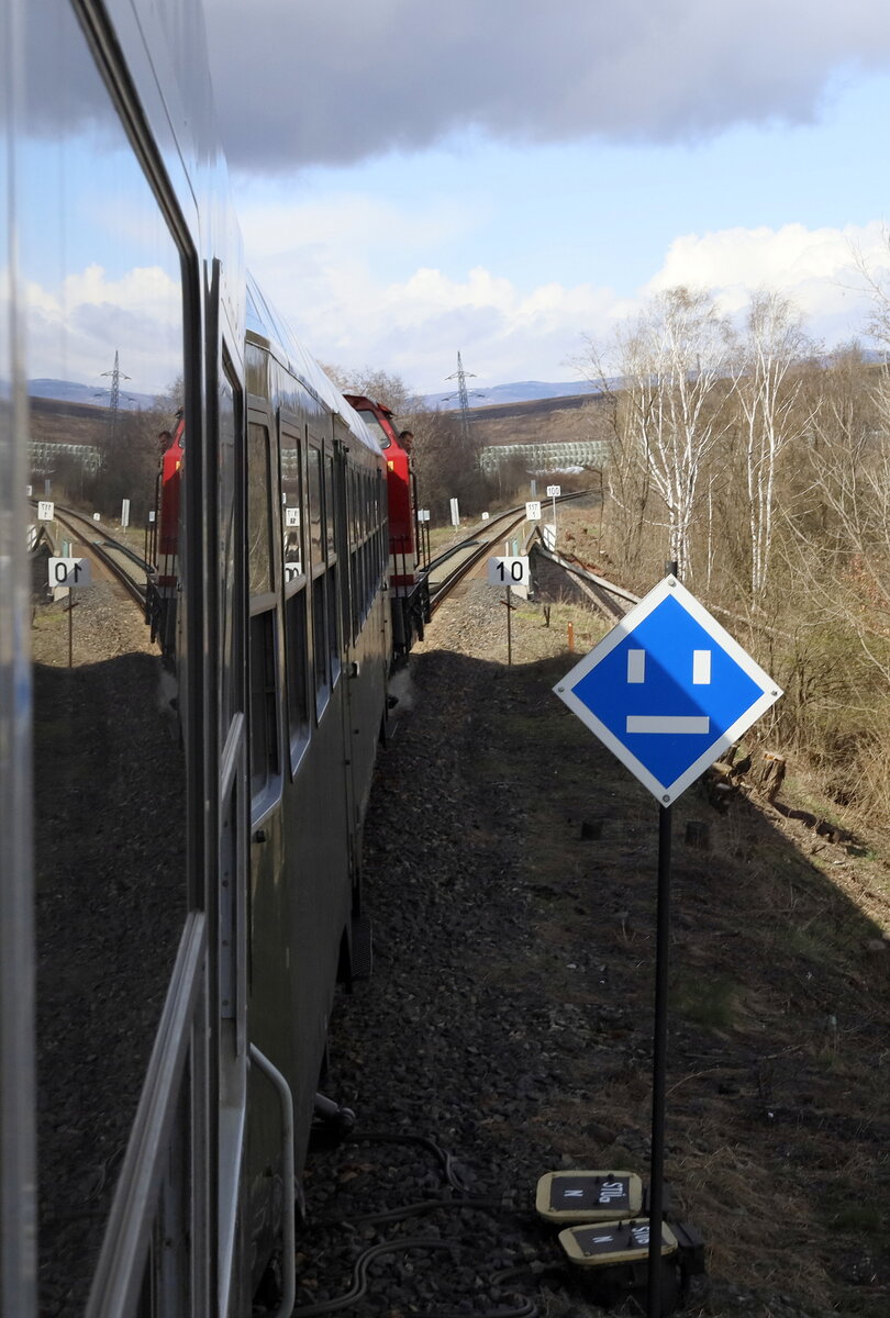 Hier ist eine Trennstelle.
Strecke Žatec - Chomutov.
09.04.2022  14:29 Uhr.