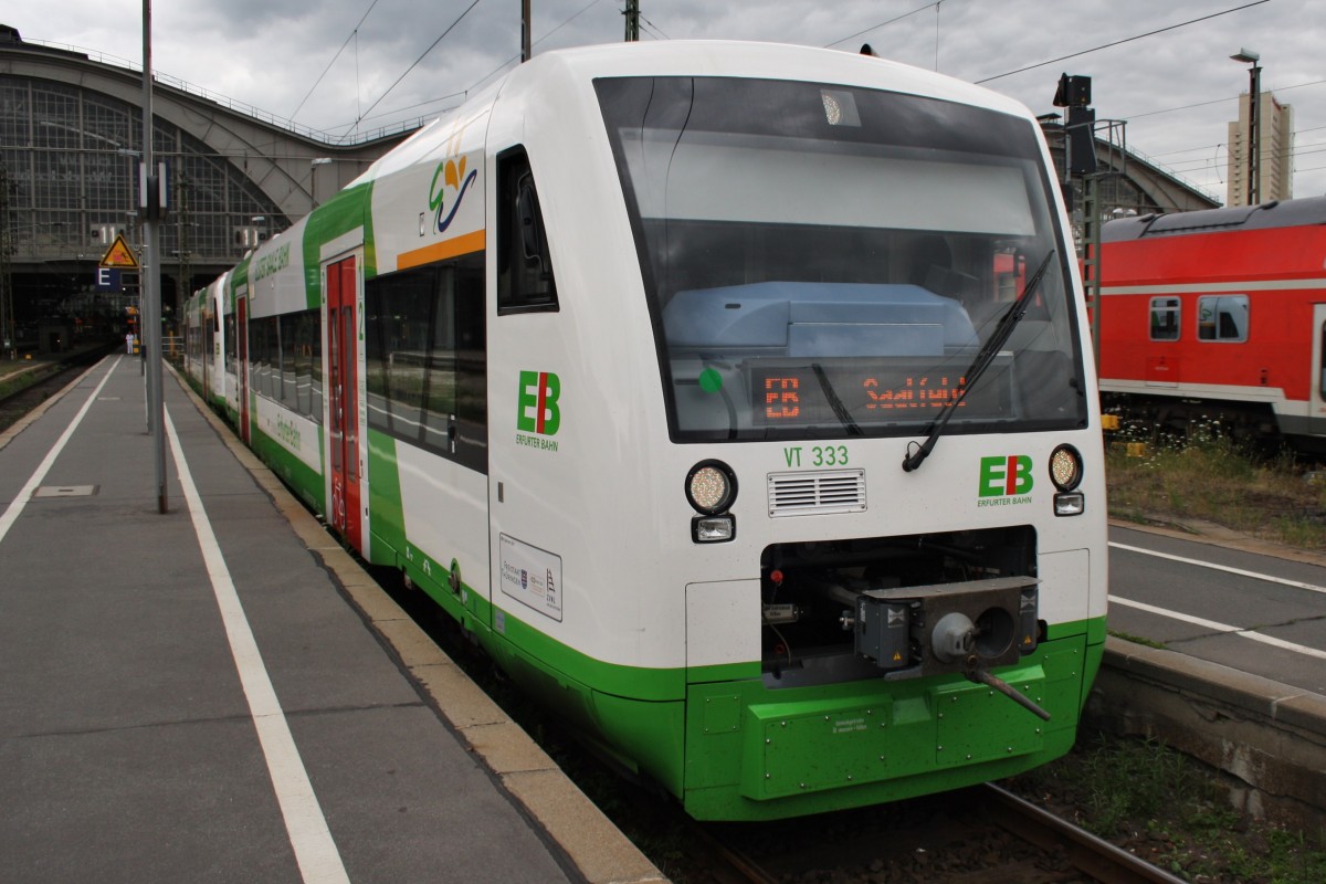 Hier VT333 als EBx37451 von Leipzig Hbf. nach Saalfeld(Saale) mit VT324 als EBx37451 von Leipzig Hbf. nach Gera Hbf., dieser Triebzugverband stand am 11.7.2013 in Leipzig Hbf.