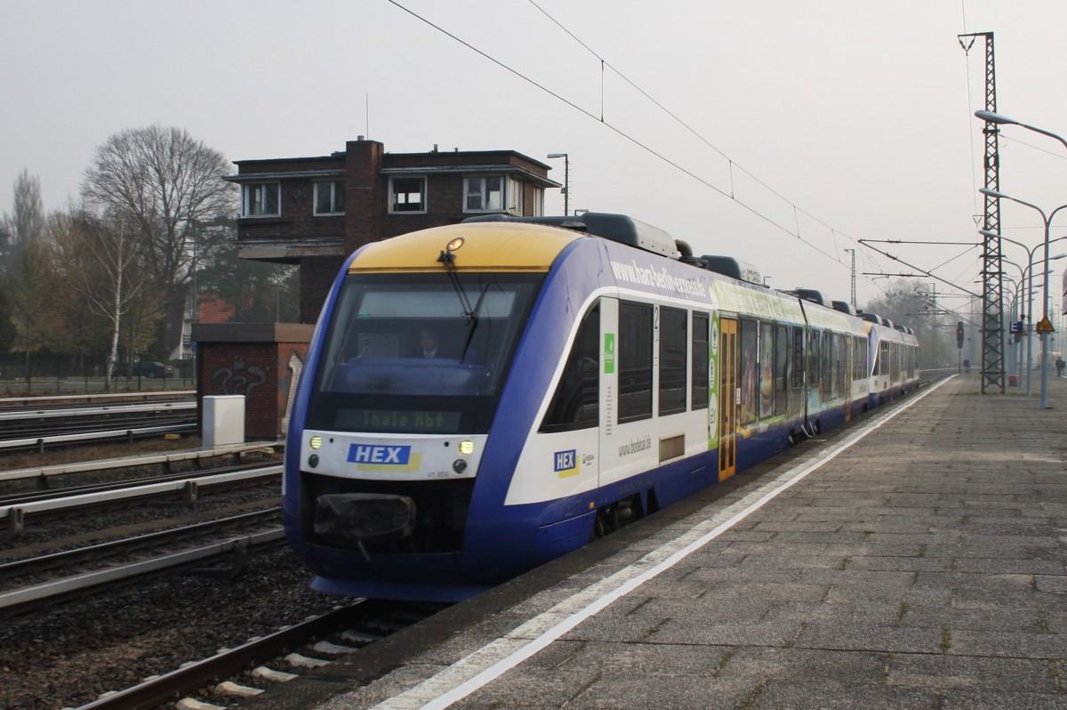 Hier VT806 als HEX80200 von Berlin Ostbahnhof nach Thale Hbf. mit VT805 als HEX80200 von Berlin Ostbahnhof nach Vienenburg, bei der Einfahrt am 29.3.2014 in Berlin Wannsee.