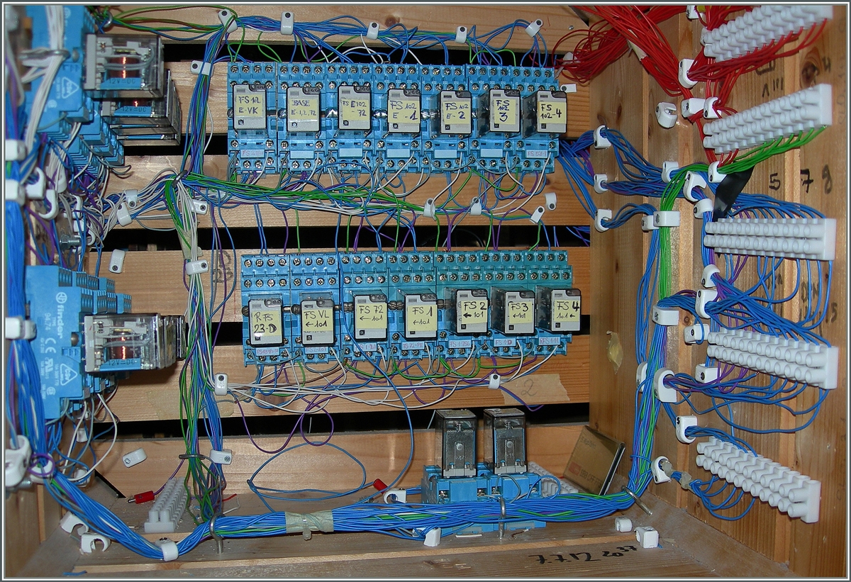 Hier werden Rangier- und Zugfahrstrassen meiner Z-Bahn geschaltet. 
8. Juli 2012