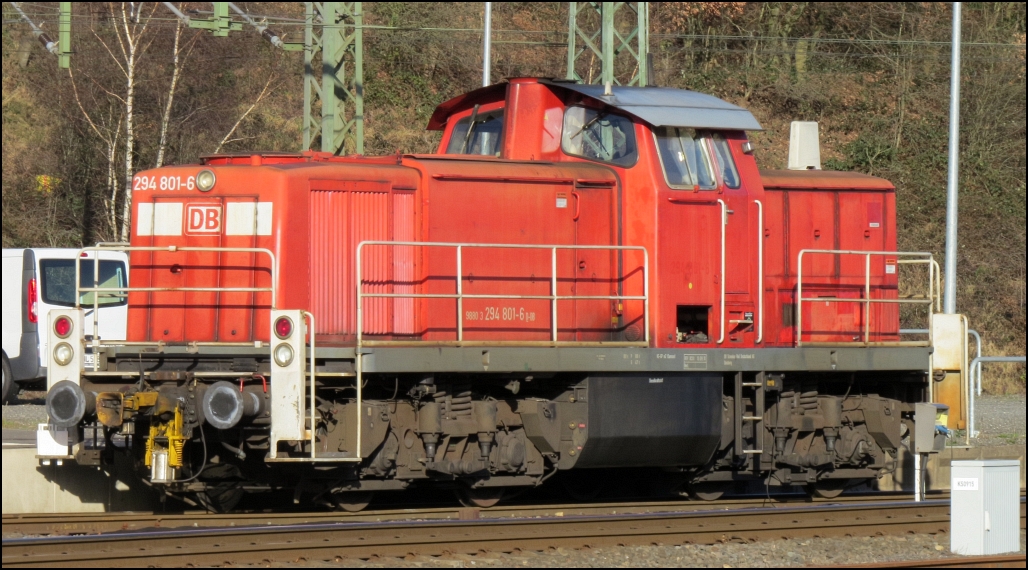 Hier zu sehen die 294 801-6 in der Seitenansicht. Abgestellt am Stolberger Bahnhof am Sonntag ,den 10.Jan.2016.
