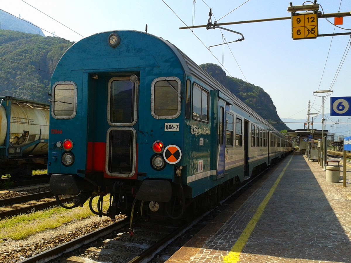 Hier zu sehen ist ein APR-Steuerwagen am Zugschluss des RV 2259 (Bolzano/Bozen - Bologna) am 1.9.2015 im Bahnhof Bolzano/Bozen. Zuglok war E 464.037