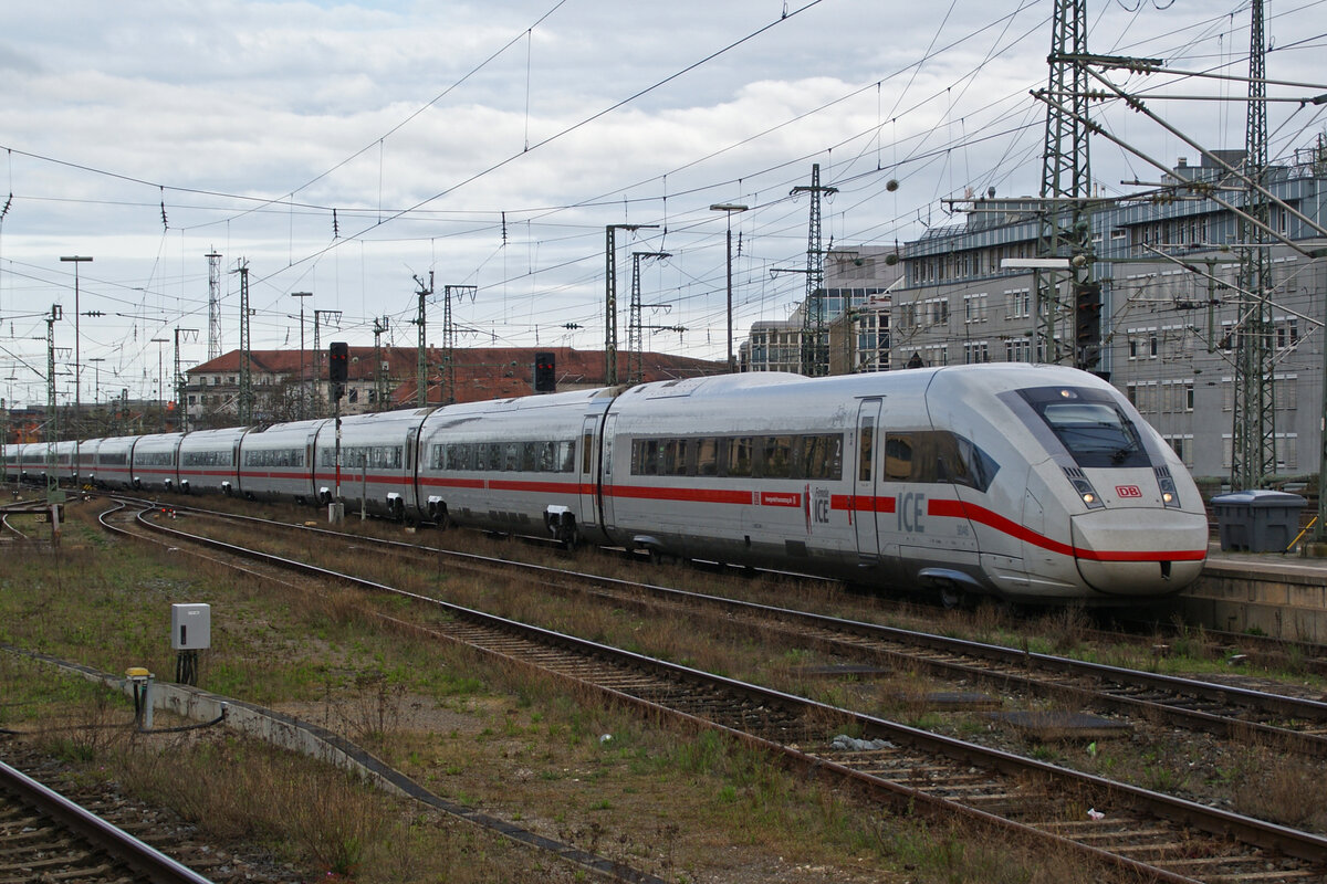 Hier zusehen ist der ICE Triebzug 9046  Female ICE  am 4.4.24 bei der Einfahrt in den Nürnberger Hbf.
