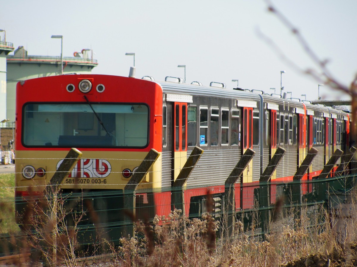 Hinter Gittern ist er gelandet,..... Der gute alte 70iger. Da er in die Jahre gekommen war haben ihn die modernen Triebwagen der Reihe 5063  (Stadler GTW2/8 )ersetzt. Lannach im August 2012