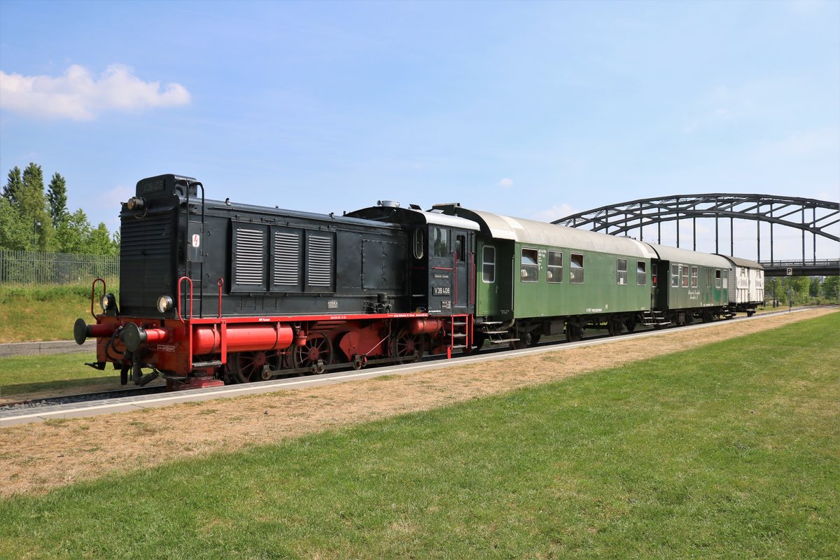 Historische Eisenbahn Frankfurt am Main V36 406 mit einen Sonderzug auf der Hafenbahn am 12.05.18. Dieser Zug wurde von einen Verein gemietet in dem ich Mitglied bin. An der Fahrt habe ich auch teilgenommen