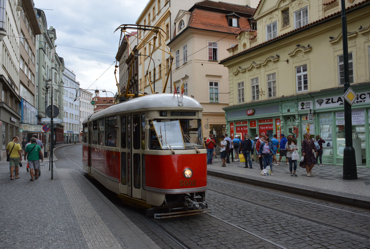 Historischer Straßenbahnwagen Tatra T1. Aufgenommen am 25.08.2018 in Prag.