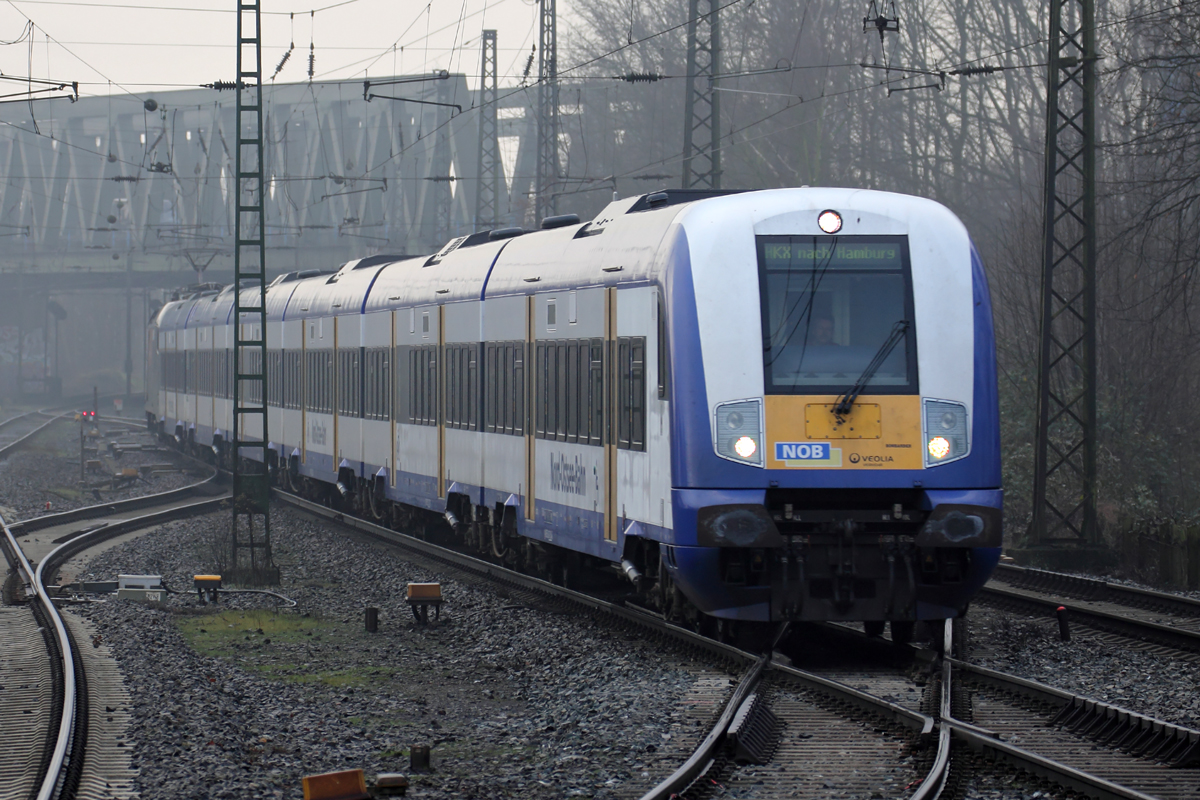 HKX 1807 nach Hamburg mit Schublok ES 64 U2-036 durchfährt Recklinghausen-Süd 17.1.2015