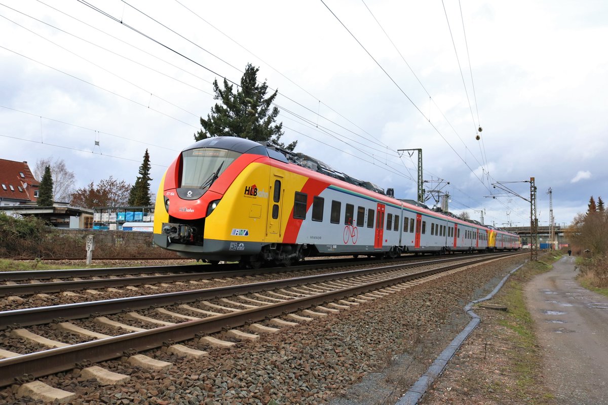 HLB Alstom Coradia Continental ET164+ET1xx am 09.02.19 in Hanau Südeinfahrt