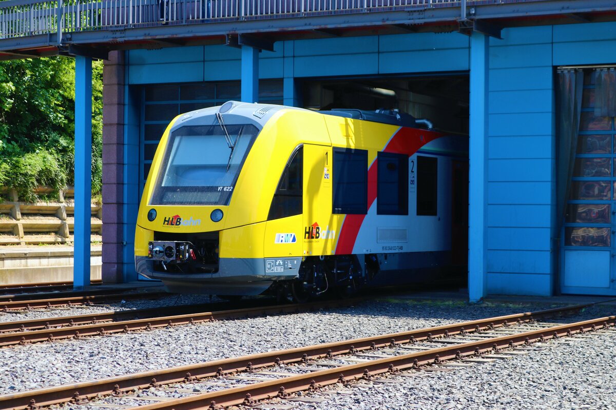 HLB Alstom Lint 41 VT622 am 28.05.23 beim Bahnhofsfest in Königstein von einen Gehweg aus fotografiert
