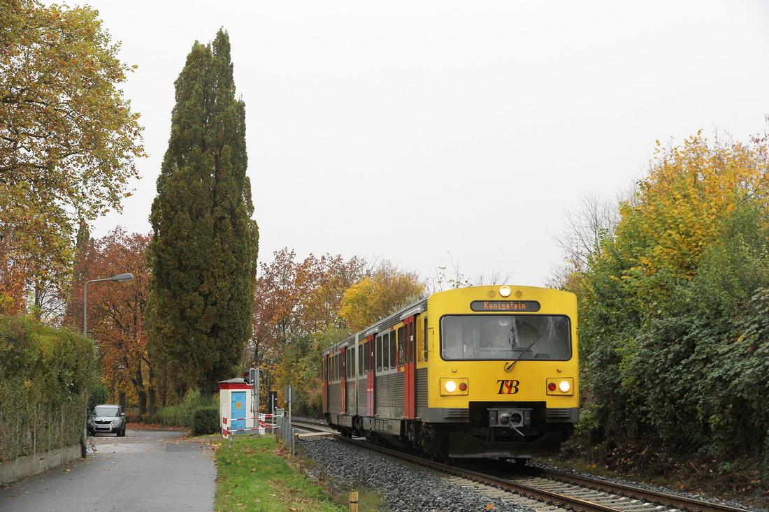 HLB bzw. TSB VT2E (genaue Fahrzeugnummer unbekannt) // Frankfurt-Unterliederbach // 9. November 2016
