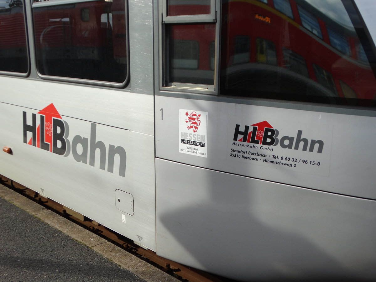 HLB Logo an Stadler GTW VT106 am 27.02.17 in Gelnhausen Bhf