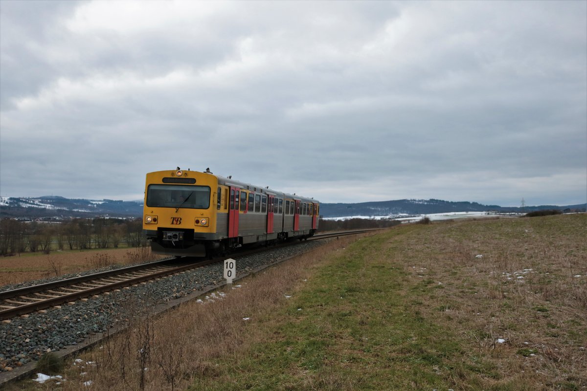 HLB/TSB LHB VT2E (609 012) am 16.01.21 in Wehrheim (Taunus) und dem