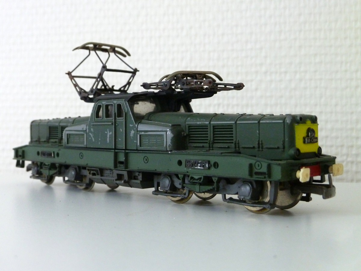 HO, SNCF BB 13000 (25 kV, 50 Hz Wechselstrom) von JOUEF, aus meiner Privatkollektion. Fotografiert am 30.07.2015. http://lestrainsjouef.free.fr/fr/elec_fra/bb13000_sncf.html
