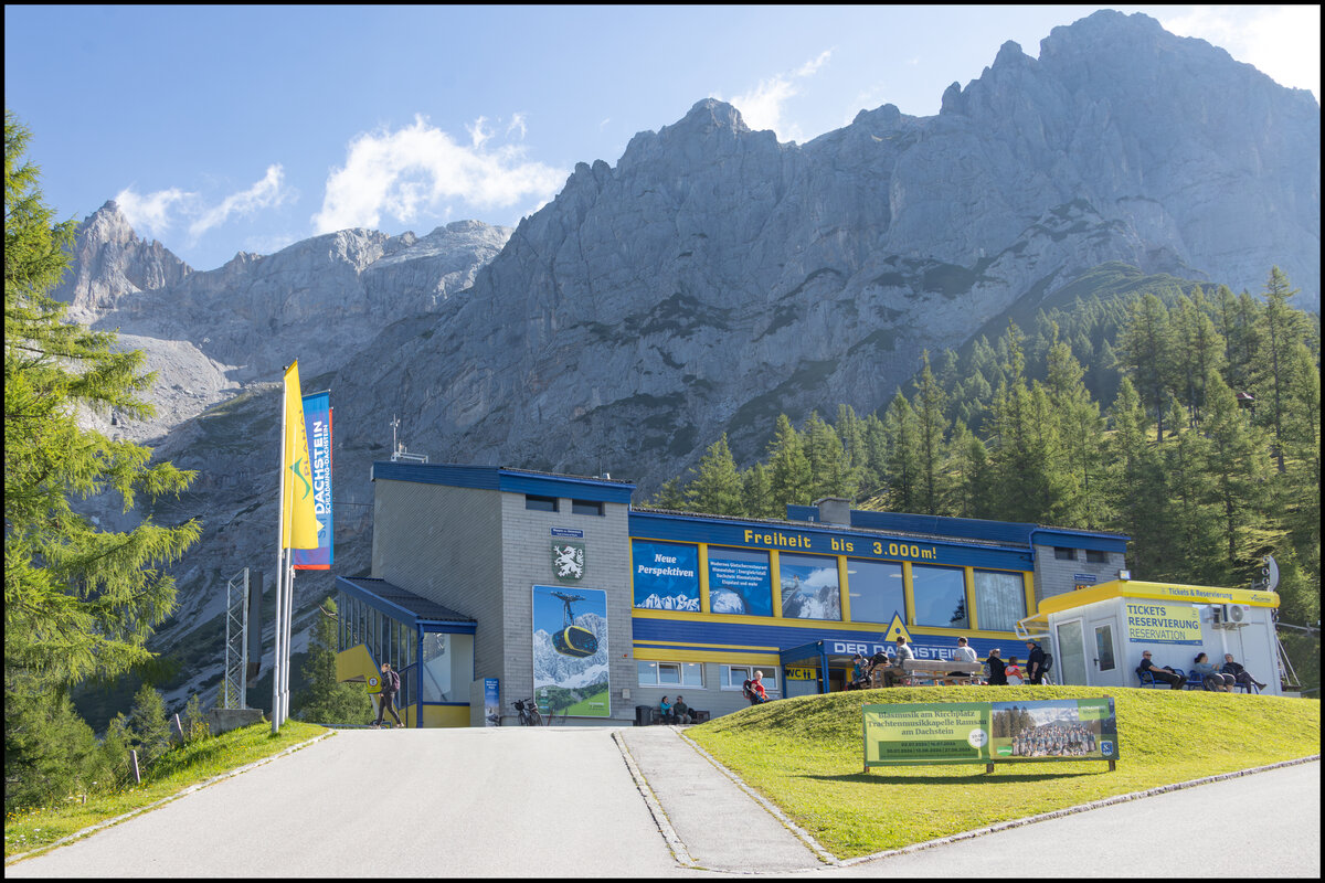 Hoch hinaus ging es in diesem Jahr im Urlaub .  Der Dachstein mit seinen 2990 Metern ist der H�chste Berg der Steiermark . Mit einer Seilbahn kommt man n�her an ihn heran . 28. Juli 2026 
