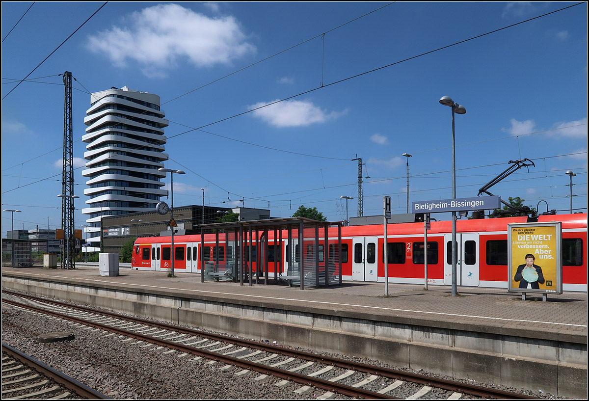 Hochhaus am Bahnhof -

Beispiel Bietigheim-Bissingen: Immerhin 70 Meter hoch ist das Sky-Hochhaus, das 2016 fertiggestellt wurde und in der Hauptsache Wohnungen beinhaltet.

16.07.2019 (M)