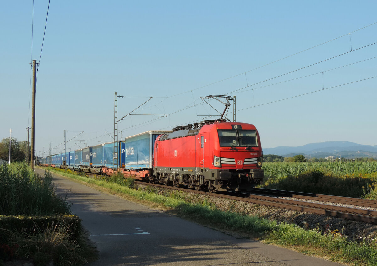 Hohberg - 4. August 2022 : 193 350 mit einem KLV in Richtung Süden.