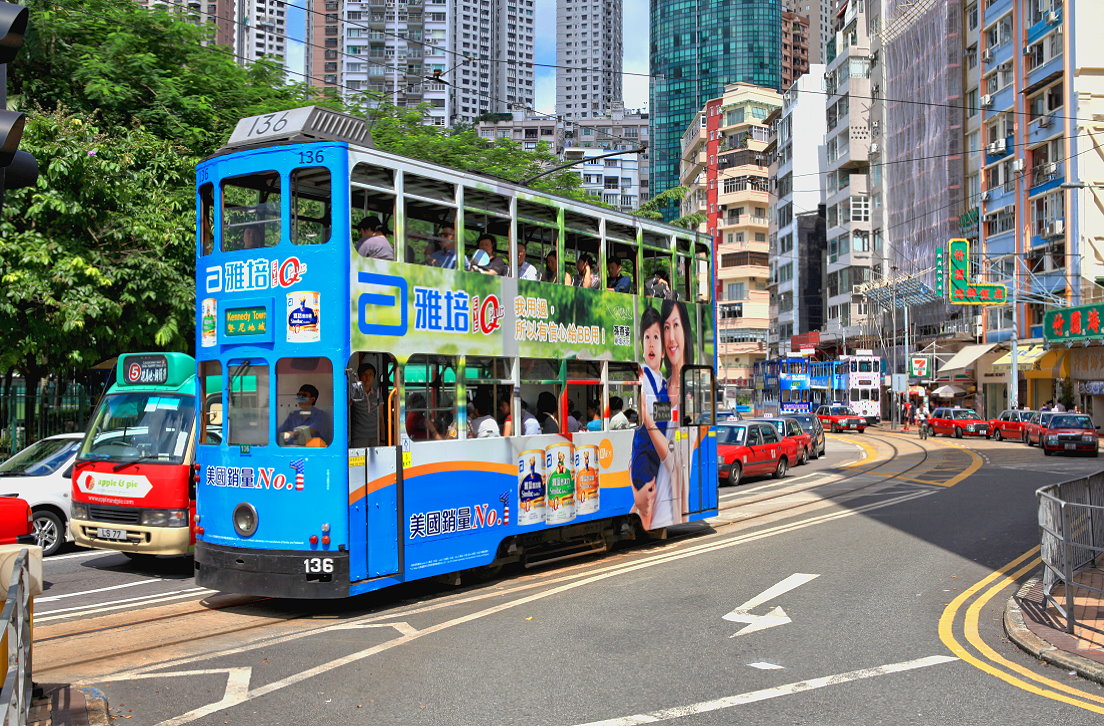 Hong Kong Tw 136 verlsst die Endstelle Happy Valley, 25.08.2013.