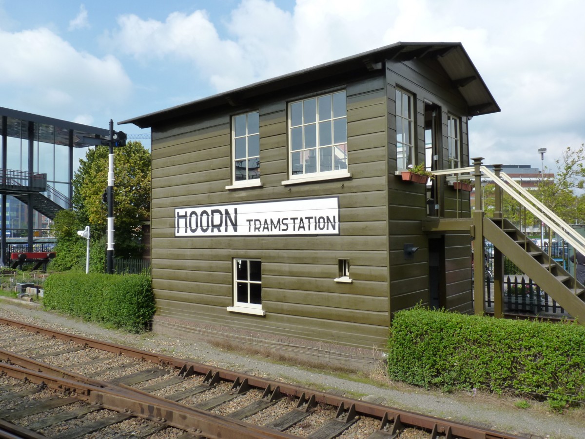 Hoorn Tramstation am 7.9.2014, Stellwerk und Fahrdienstleitung  - unterwegs mit der Museum Stoomtram von Dorf zu Dorf durch das westfriesische Flachland von Medemblick nach Hoorn