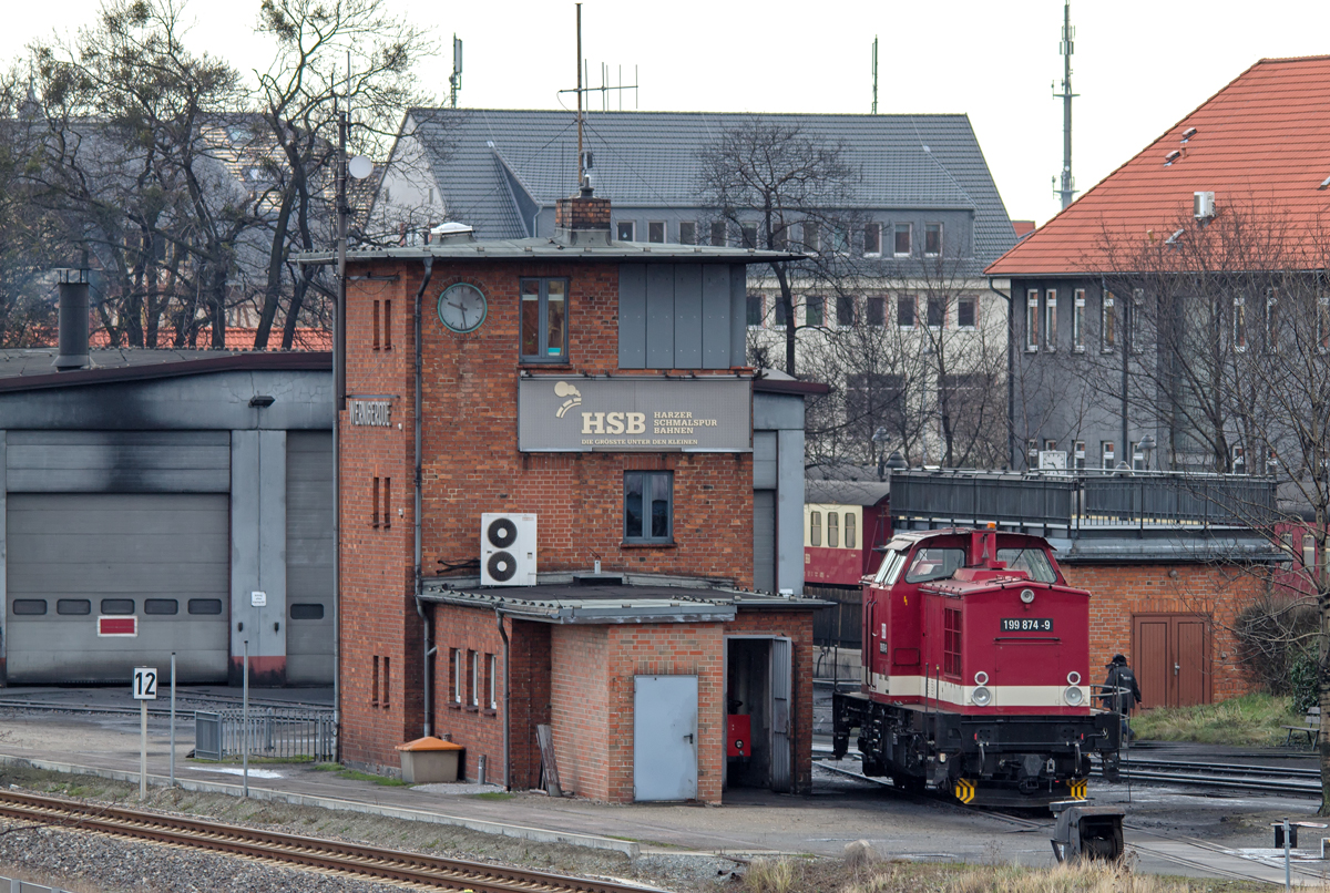 HSB Diesellok der BR 199 zwischen Lokeinsatzstelle und Besucherplattform in Wernigerode. - 06.01.2015