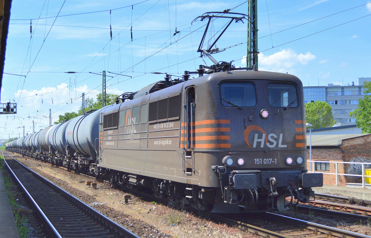 HSL 151 017-1 (NVR-Nummer: 91 80 6151 017-1 D-HSL) mit einem Kesselwagenzug am 03.06.19 Magdeburg Neustadt.