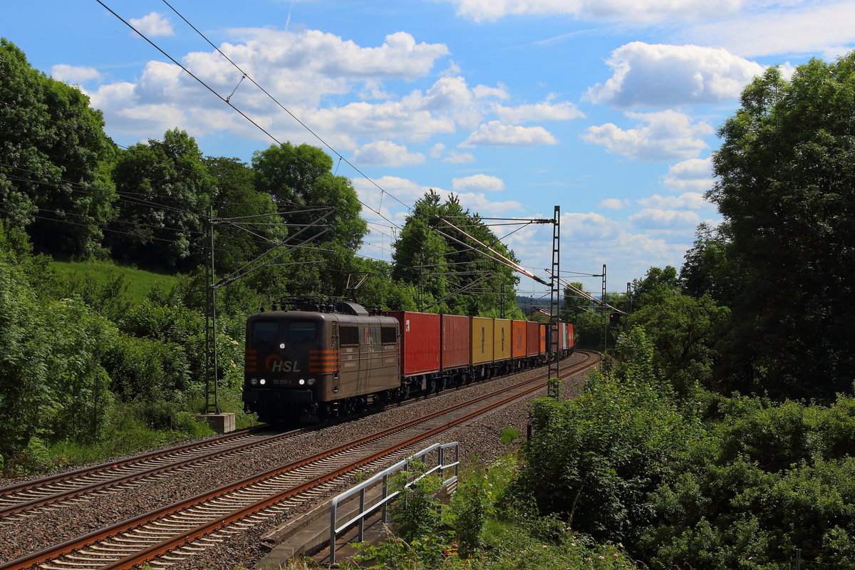 HSL 151 017 mit Containerzug nach Hamburg, Erblickt am 10.06.2017 in Liebau/Pöhl