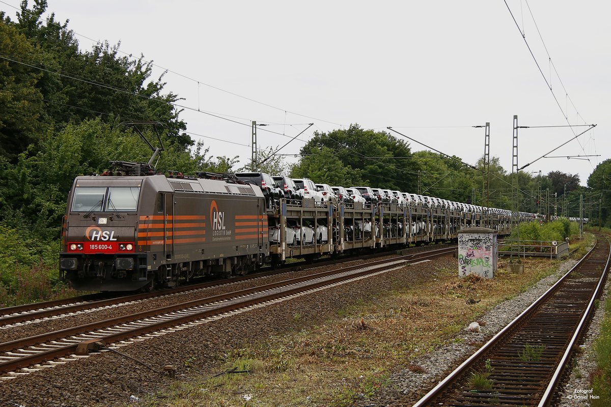 HSL 185 600-4 mit Autotransportzug in Gelsenkirchen Buer Nord, Juli 2017.