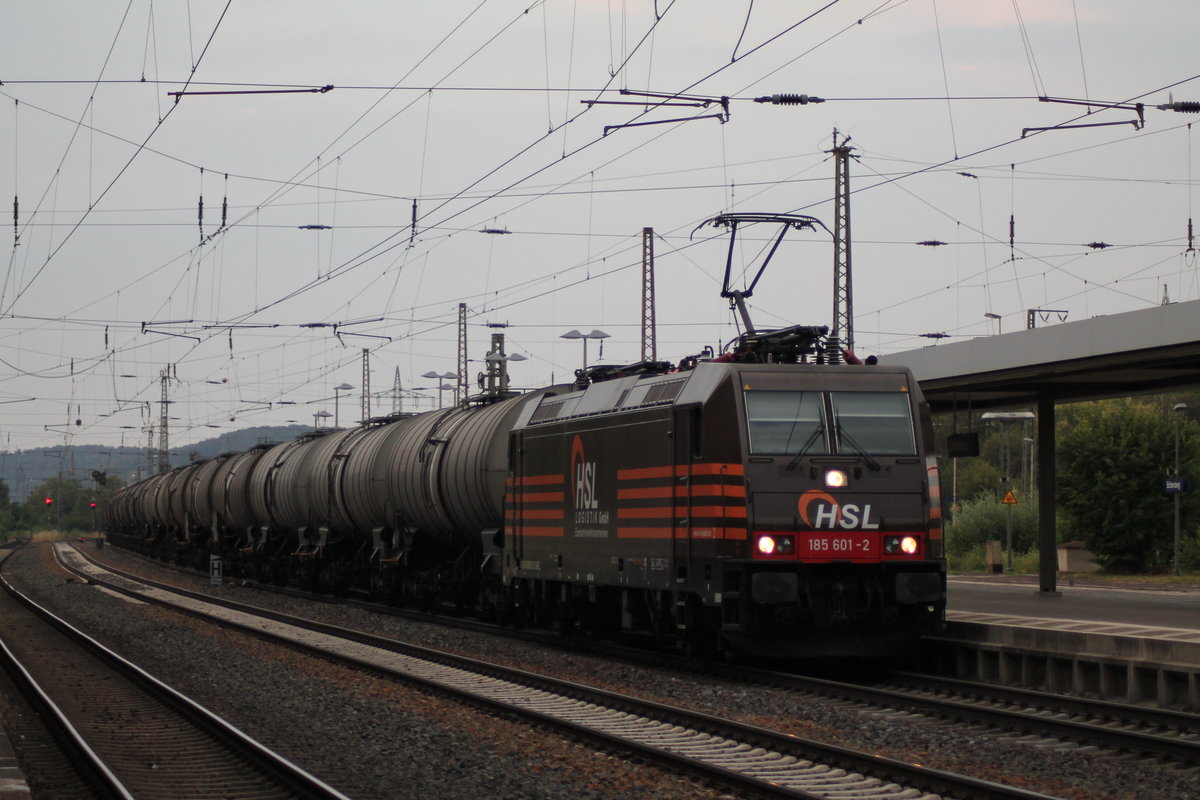 HSL 185 601 am 05.07.2018 mit einem Kesselwagenzug in Eichenberg.