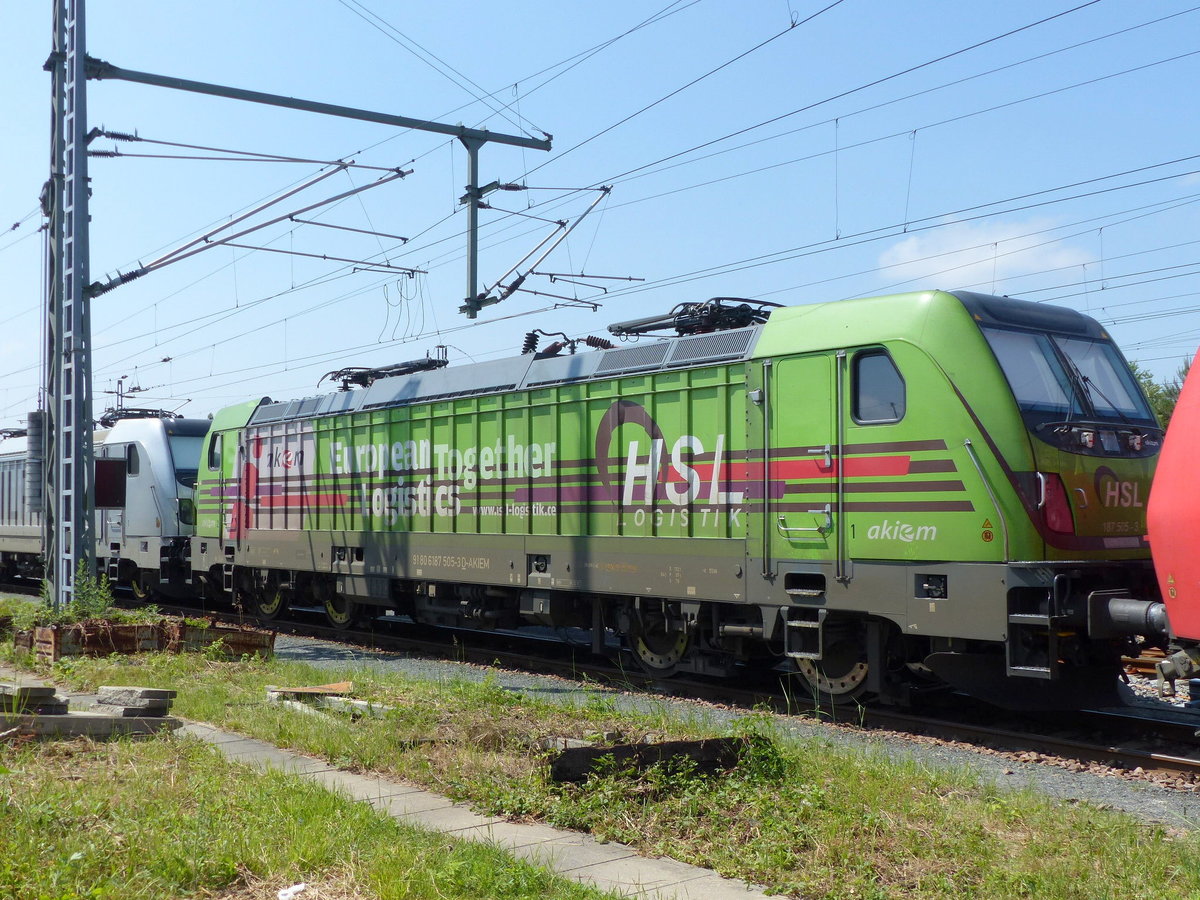 HSL 187 505-3 am 07.06.2019 beim pausieren in Pirna.