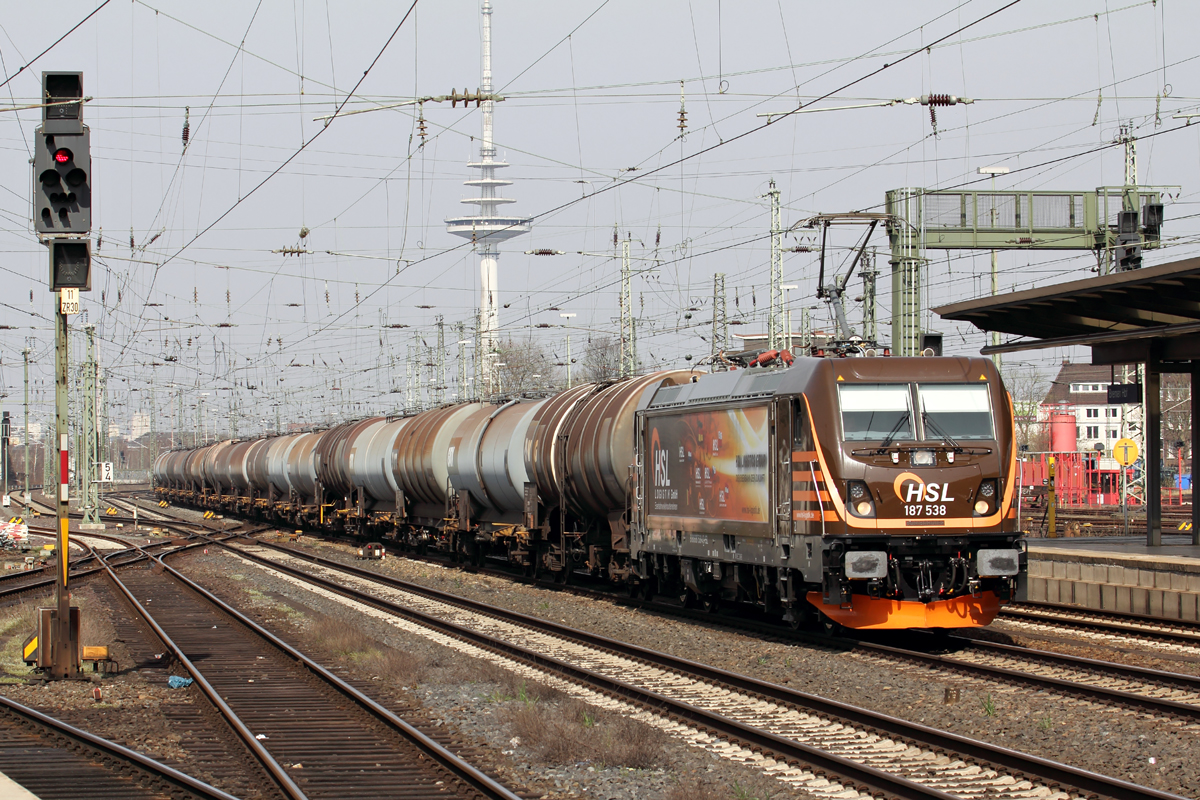 HSL 187 538 durchfährt Bremen Hbf. 10.4.2018