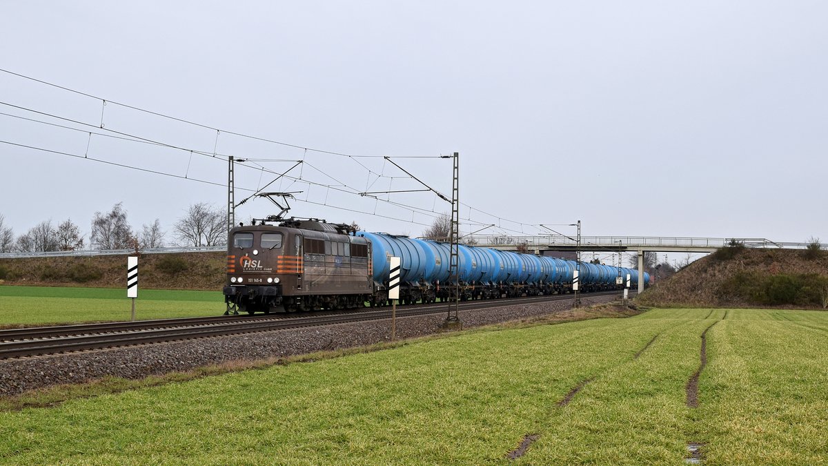 HSL Logistik 151 145 (ex DB) mit Kesselwagenzug in Richtung Osnabr�ck (Marl, NI, 04.02.19).