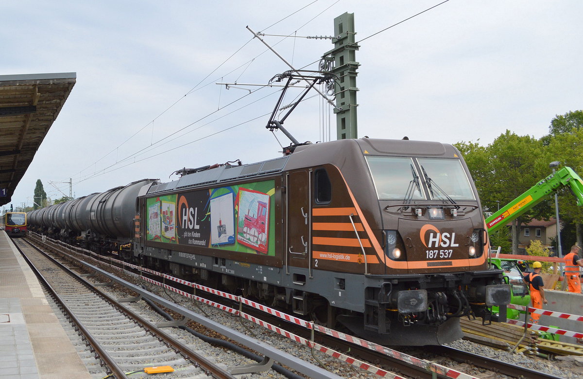 HSL Logistik GmbH, Hamburg [D] mit  187 537  [NVR-Nummer: 91 80 6187 537-6 D-HSL] und Kesselwagenzug am 14.08.20 Bf. Berlin-Karow.